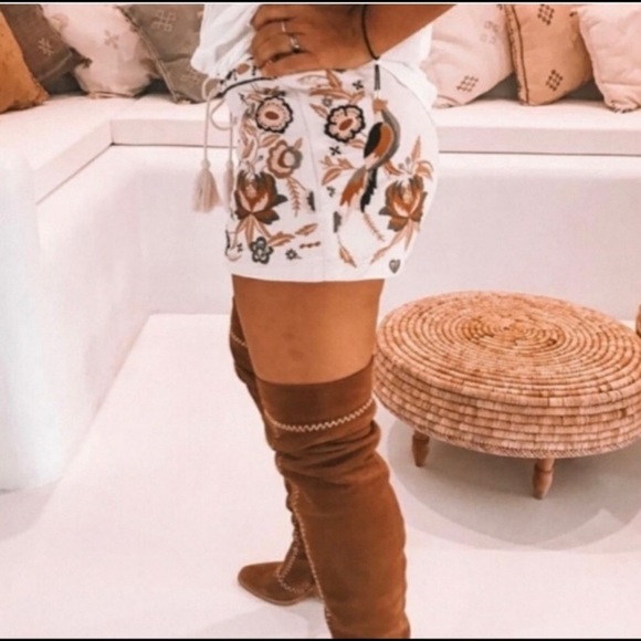 ✨ S O L D ✨ Spell and the Gypsy Hacienda Shorts - Picture 4 of 7